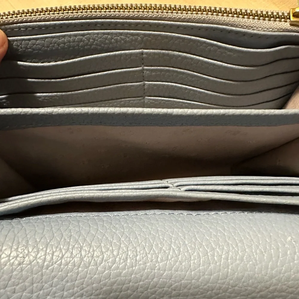 Tory Burch Slate Blue Crossbody Bag with Gold Chain - Picture 10 of 11